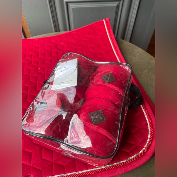 NWT Kentucky Horseware Red Velvet Dressage Set - Pad & Polos - Picture 3 of 3